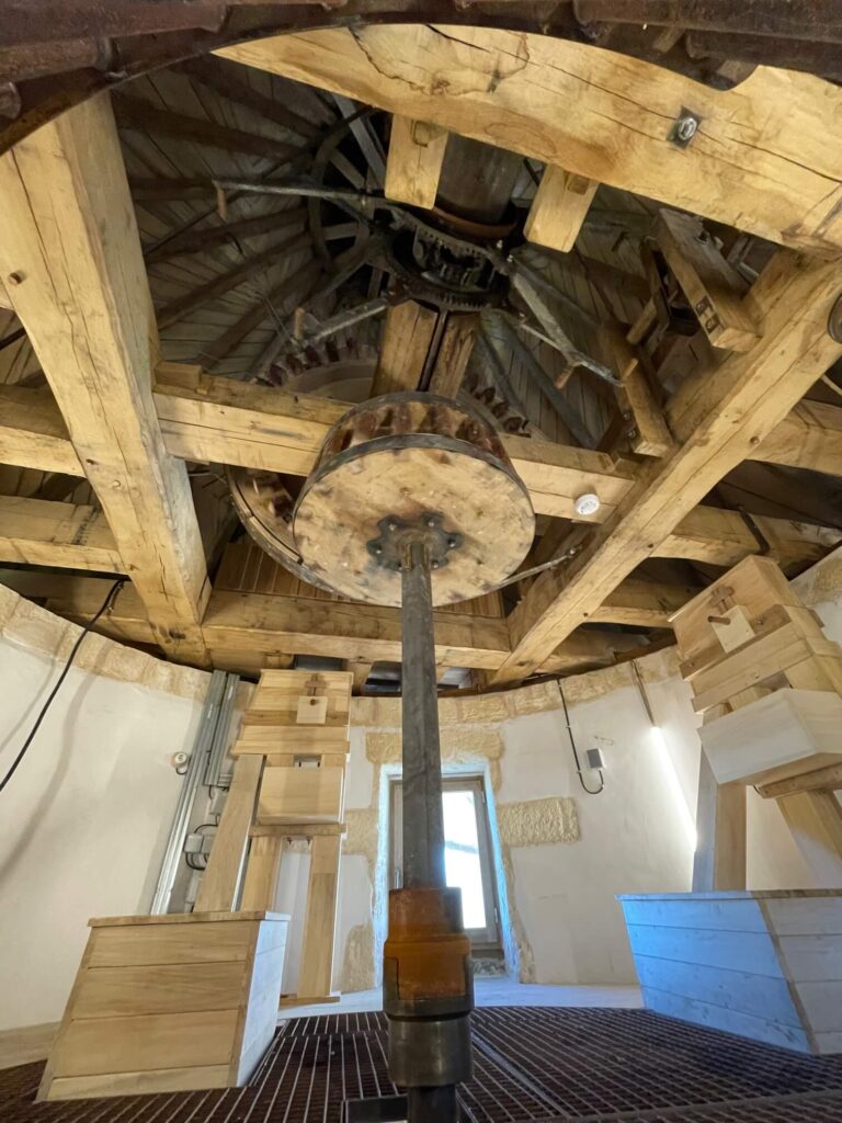 Mécanisme moulin a grain - Moulin de la Brée ile d'Oléron